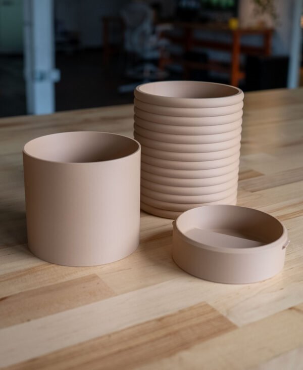 Poppy Planter with hidden drip tray - Image 7