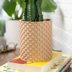 Raindrop Planter with drip tray